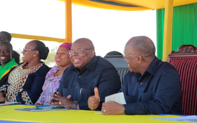 Mhe. Dkt. Magufuli ametoa wito kwa taasisi nyingine zilizopo hapa nchini kuiga mfano mzuri uliooneshwa na Taasisi ya Mkapa