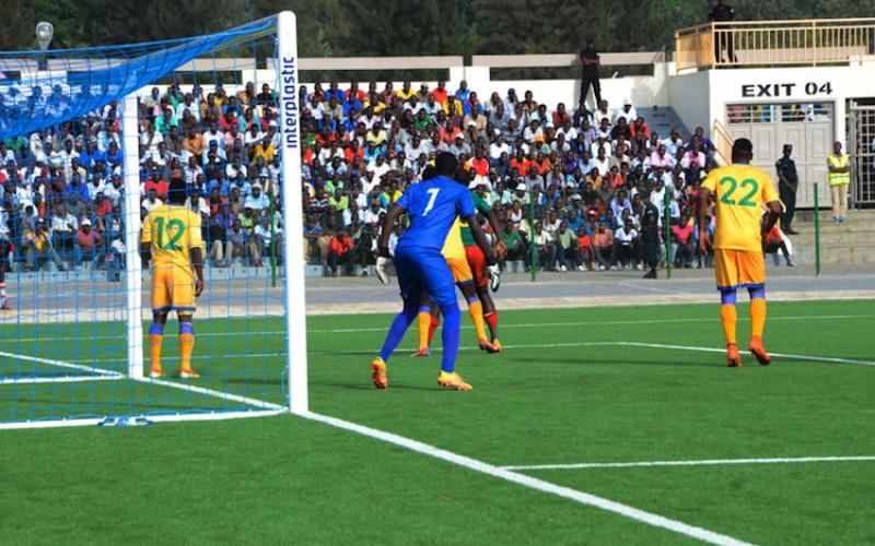 Rwanda na Cameroon wakicheza mechi ya kirafiki