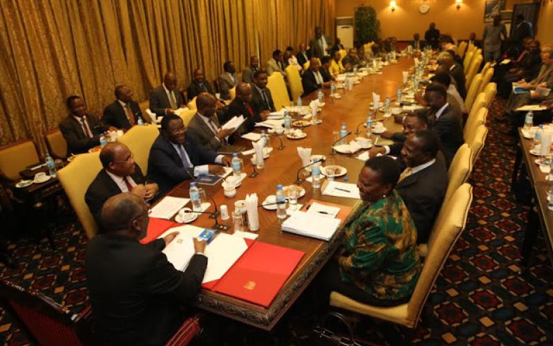 Dkt. John Pombe Magufuli afungua kikao cha pamoja cha Mawaziri wa Serikali za Tanzania na Uganda pamoja na wadau kuzungumzia mradi wa ujenzi wa Bomba la Kusafirishia Mafuta Ghafi