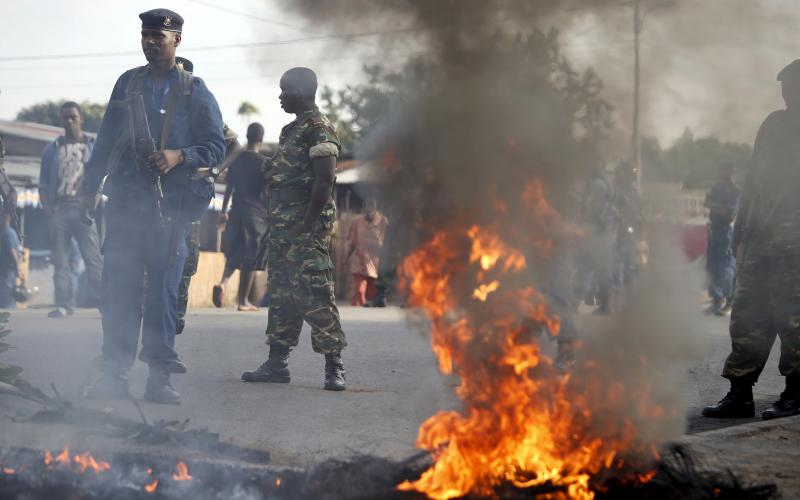 Burundi imekuwa katika mgogoro wa kisiasa tangu April 2015 baada ya raisi Pierre Nkurunziza kuwania nafasi hiyo kwa mara nyingine na kusababisha maandamano ya kumpinga na jaribio la mapinduzi yaliyoshindwa mauaji mfululizo na uasi.