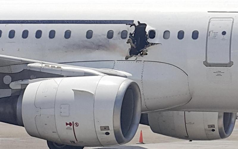Maafisa wa usalama nchini humo wanasema ndege ya shirika linalofahamika kama Daallo Airlines, ililazimika kutua katika hali ya dharura punde baada ya rubani wa ndege hiyo Vladimir Vodopivec, mwenye umri wa miaka 64, kusikia kitu kama mlipuko wa bomu