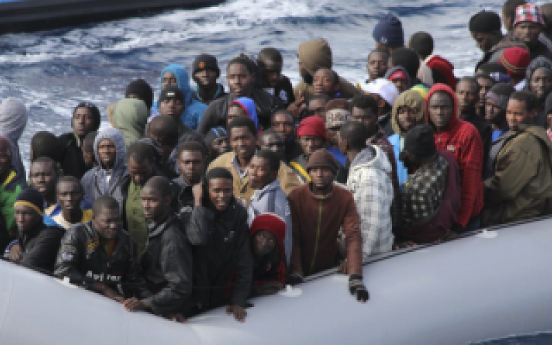 Sweden imesema kuwa imedhamiria kuutekeleza mpango wa kuwafurusha takriban wahamiaji 80, 000, na baadaye hatua itafuta maombi yaliyotolewa na wahamiaji kupewa hifadhi nchini humo, wizara ya mambo ya ndani nchini humoi imesema.