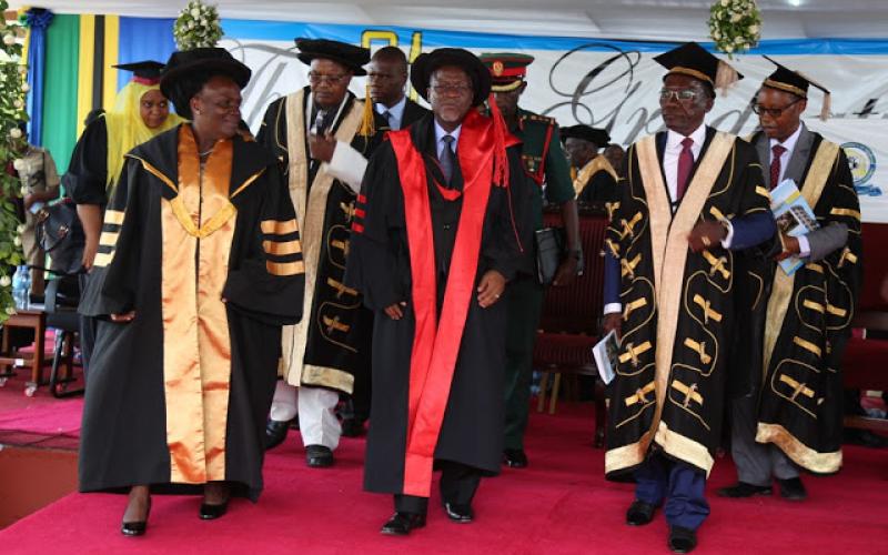 Rais wa Jamhuri ya Muungano wa Tanzania Dkt. John Pombe Magufuli ametoa kauli hiyo katika sherehe za mahafali ya 31 ya Chuo Kikuu Huria Tanzania Bungo, Kibaha Mkoani Pwani