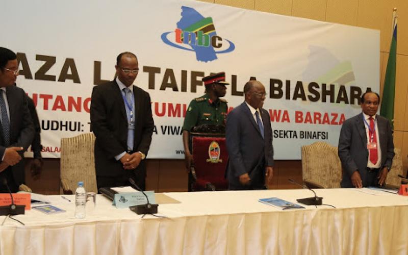 Mwenyekiti wa Baraza la Taifa la Biashara ITNBC) Rais wa Jamhuri ya Muungano wa Tanzania Dkt. John Pombe Magufuli akiwa meza kuu