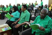 Wajumbe wakipitia makabrasha kabla ya kikao hicho kuanza