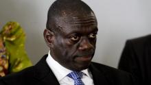 Mahakama jijini Kampala nchini Uganda, imeamua kuwa kingozi wa upinzani kutoka chama cha FDC Kizza Besigye anayezuiliwa kwa kosa la uhaini ashtakiwe Mahakamani, sio katika Gereza la Luzira kama serikali inavyotaka.