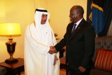 Rais wa Jamhuri ya Muungano wa Tanzania Dkt John Pombe Joseph Magufuli akisalimiana na Balozi wa Qatar hapa nchini Mhe Abdallah Jassim Al Maadadi